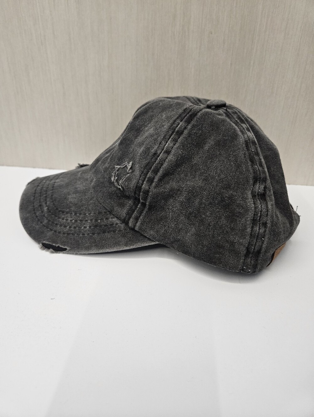 C.C Thin‎ Blue Line Heart Womens Black Distressed Baseball Hat - Picture 2 of 7